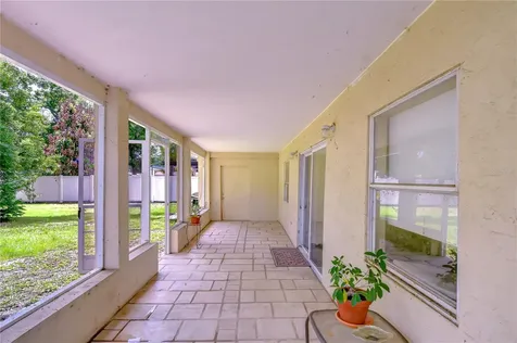 7905 N Fremont Avenue Tampa FL 33604