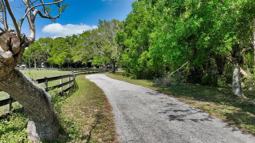 7025 Clark Road Sarasota FL 34241