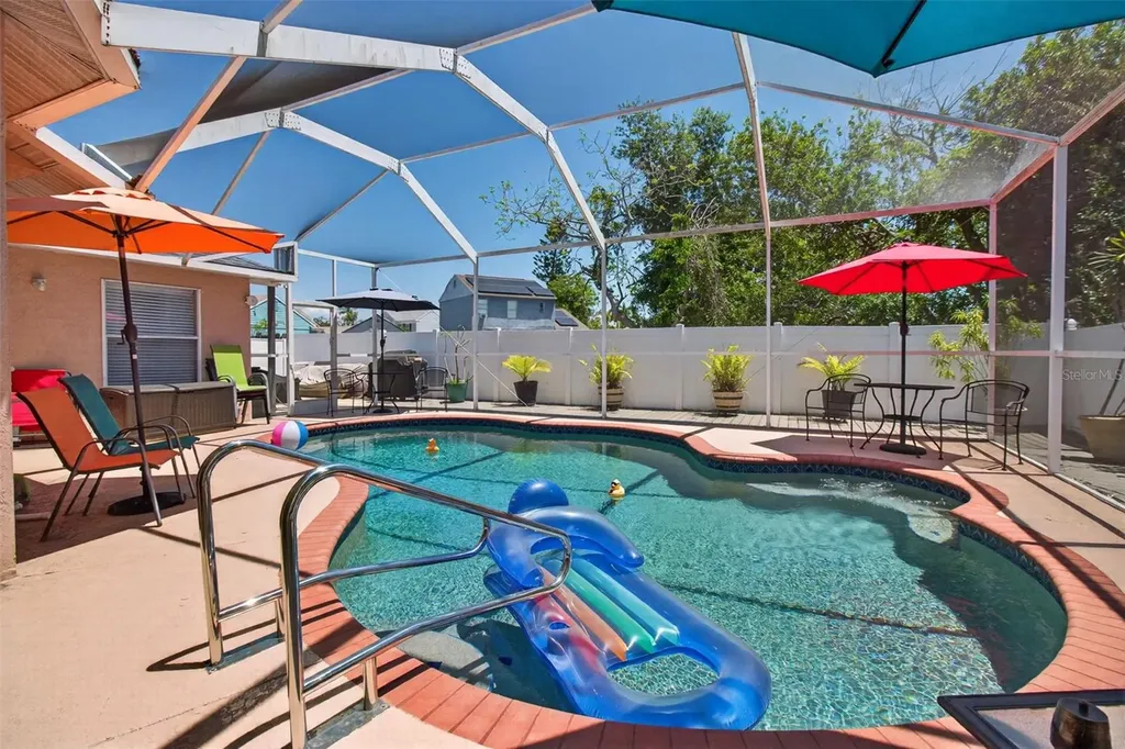 12611 Pineforest Way E Largo FL 33773