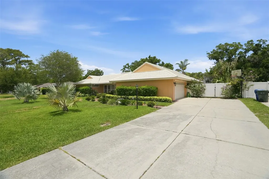 2150 Wrens Way Clearwater FL 33764