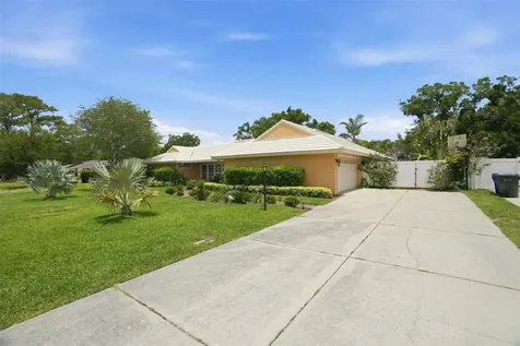 2150 Wrens Way Clearwater FL 33764