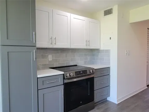4880 Locust St. NE St Petersburg FL 33703