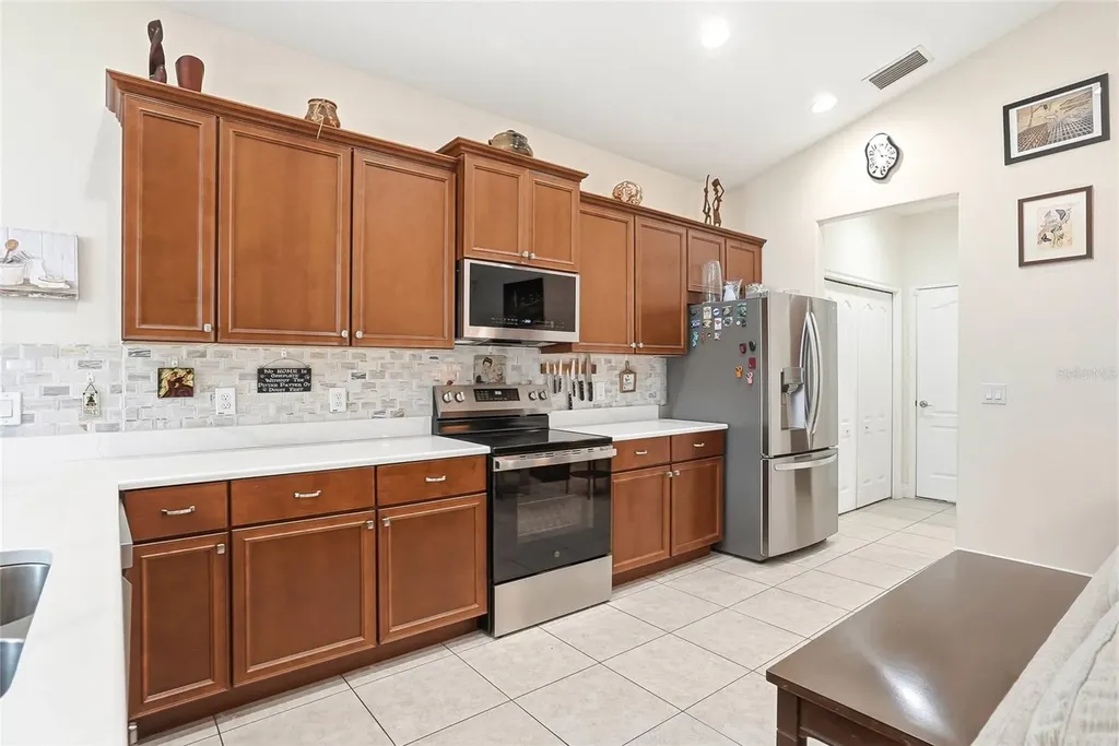2906 W Douglas Street Tampa FL 33607