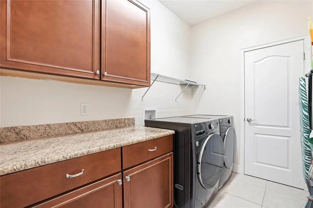 2906 W Douglas Street Tampa FL 33607