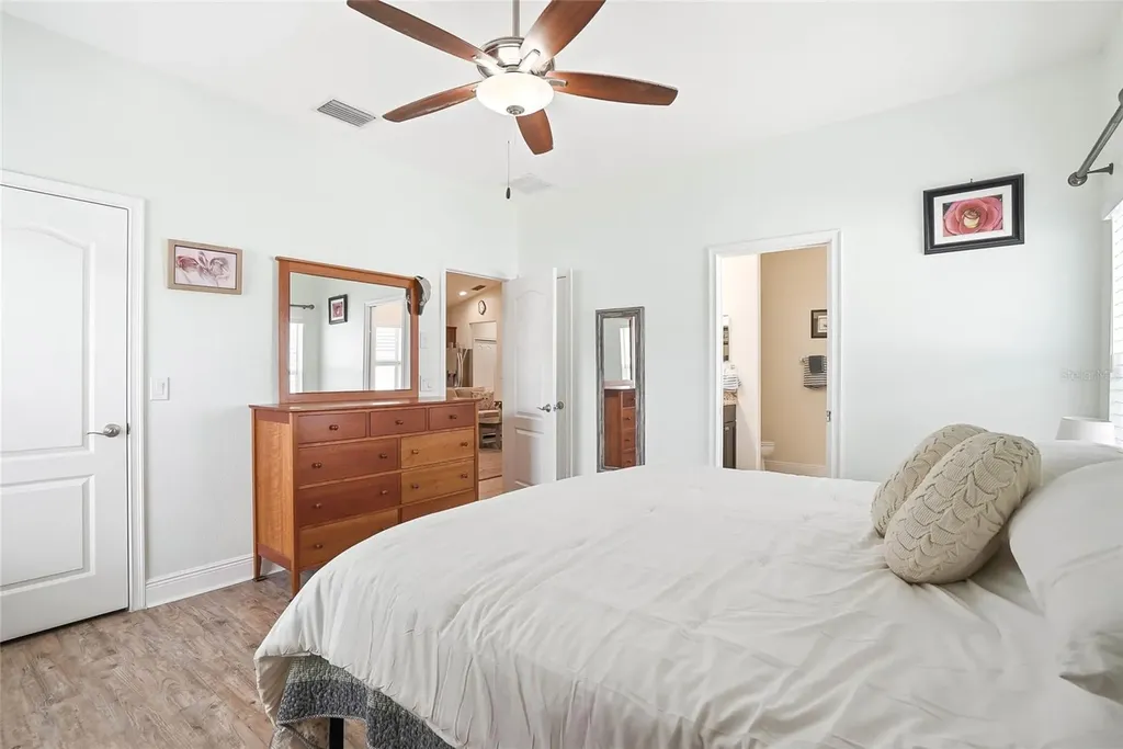 2906 W Douglas Street Tampa FL 33607