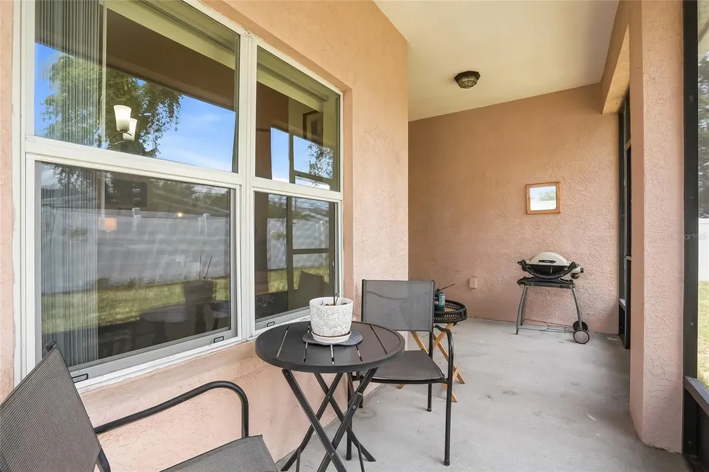 2906 W Douglas Street Tampa FL 33607