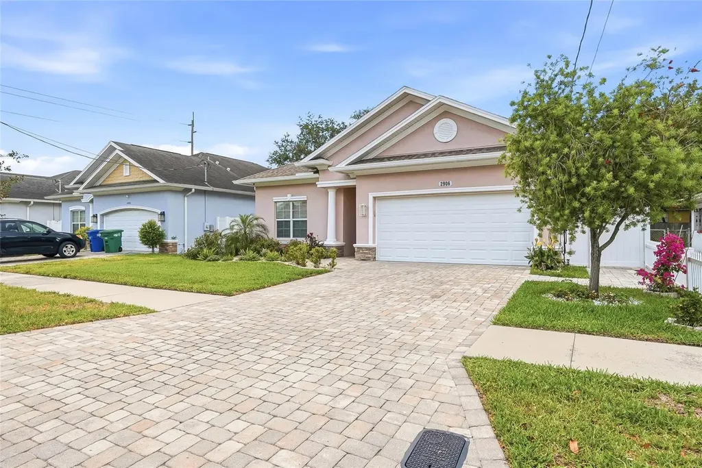 2906 W Douglas Street Tampa FL 33607