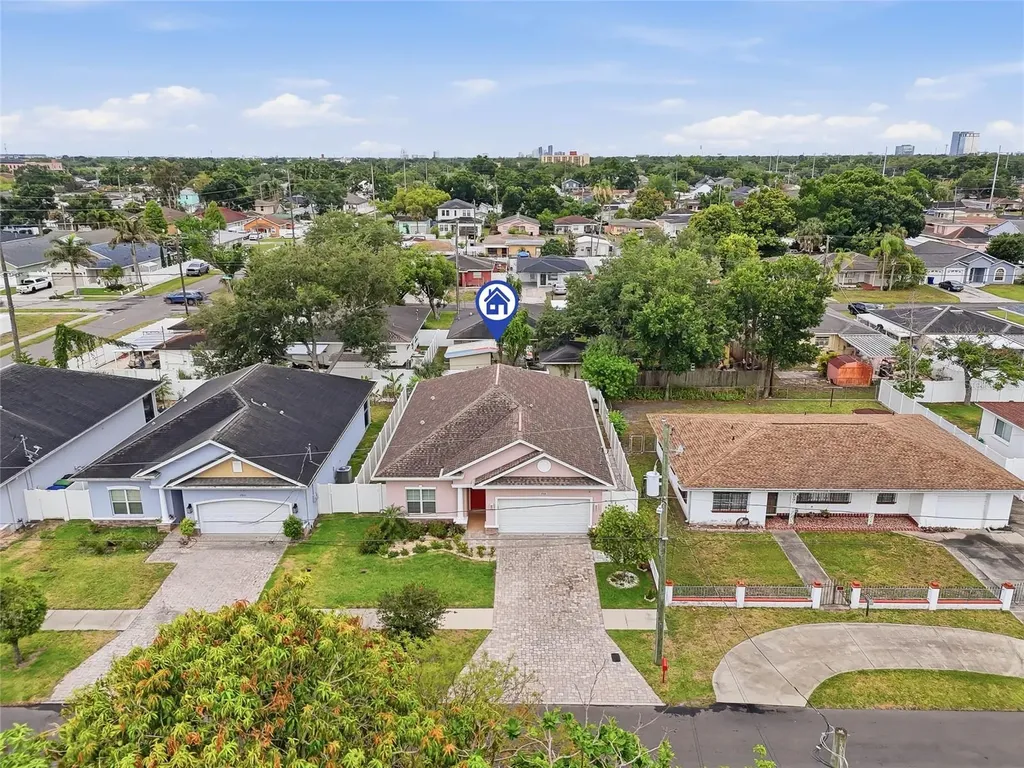 2906 W Douglas Street Tampa FL 33607