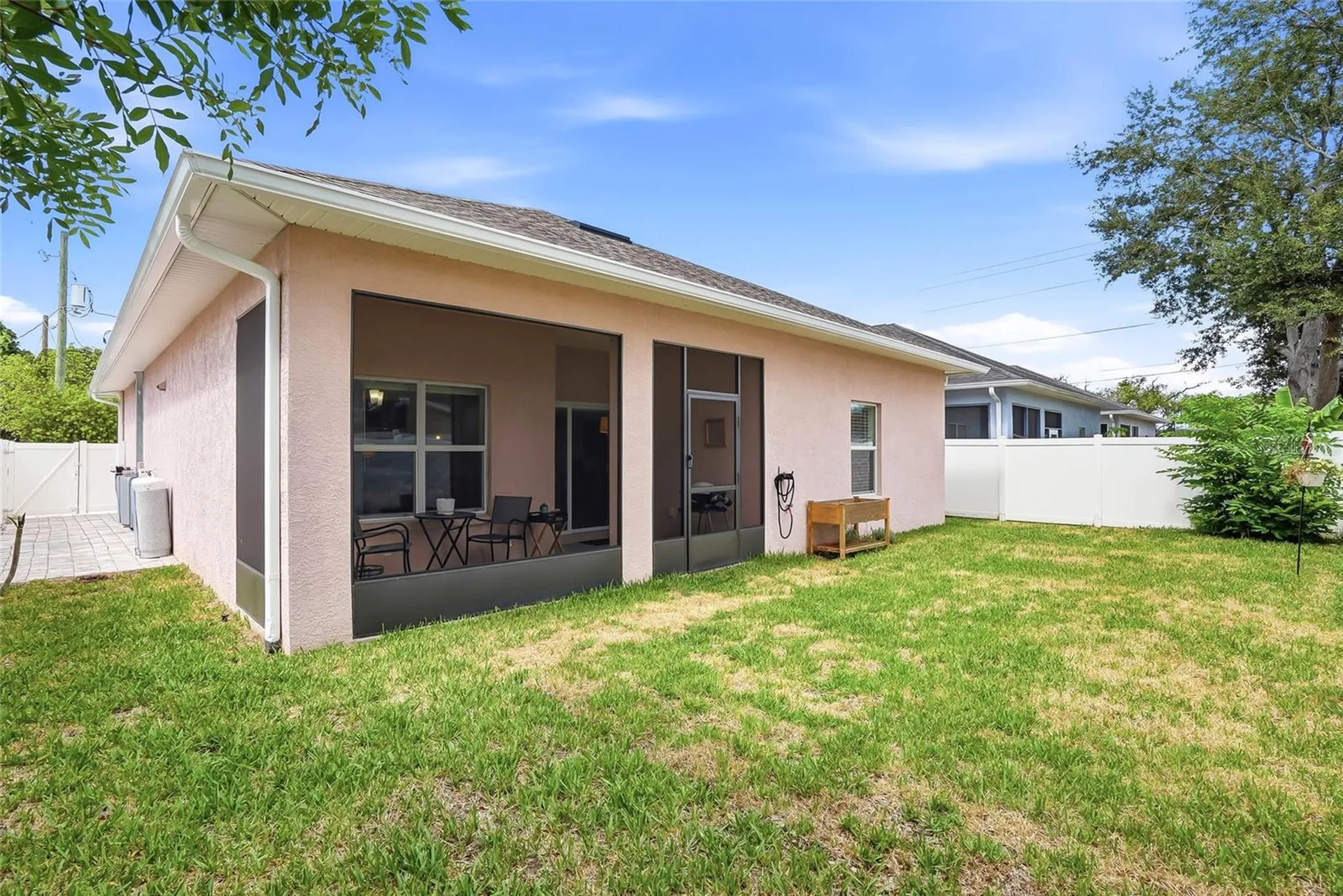 2906 W Douglas Street Tampa FL 33607