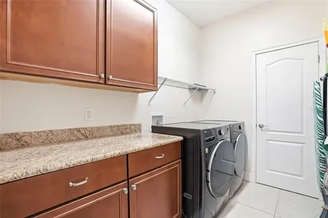 2906 W Douglas Street Tampa FL 33607