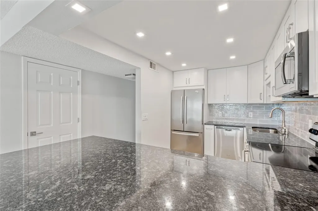 51 Island Way Clearwater Beach FL 33767