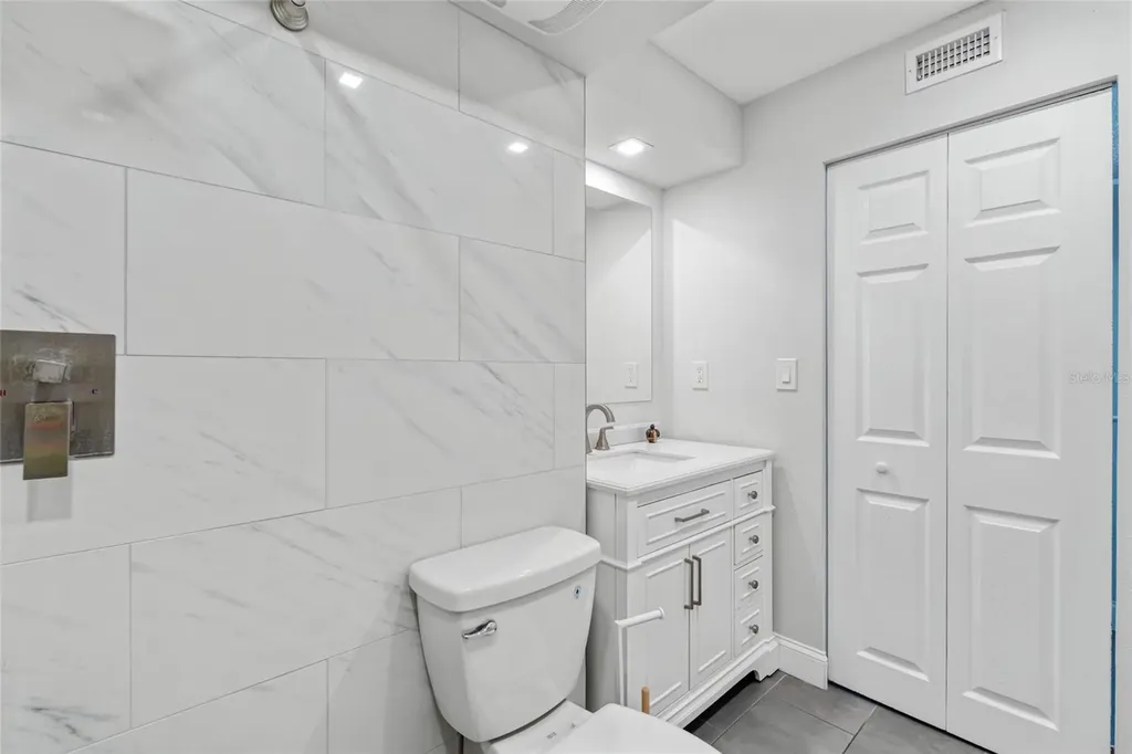 51 Island Way Clearwater Beach FL 33767