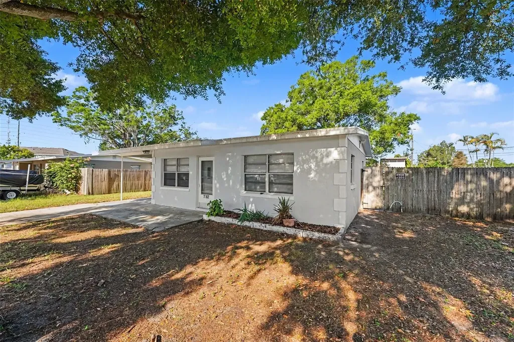 7062 47th Street N Pinellas Park FL 33781