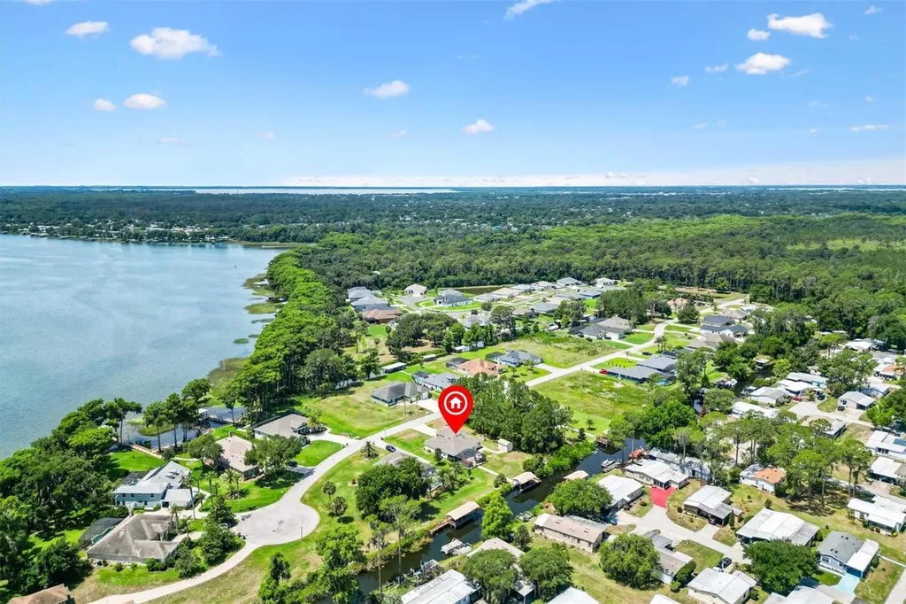 12107 Eagle Point Court Leesburg FL 34788