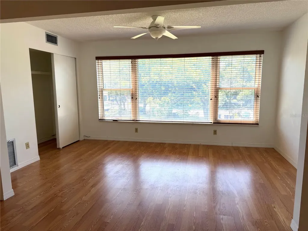 2383 Netherlands Drive Clearwater FL 33763