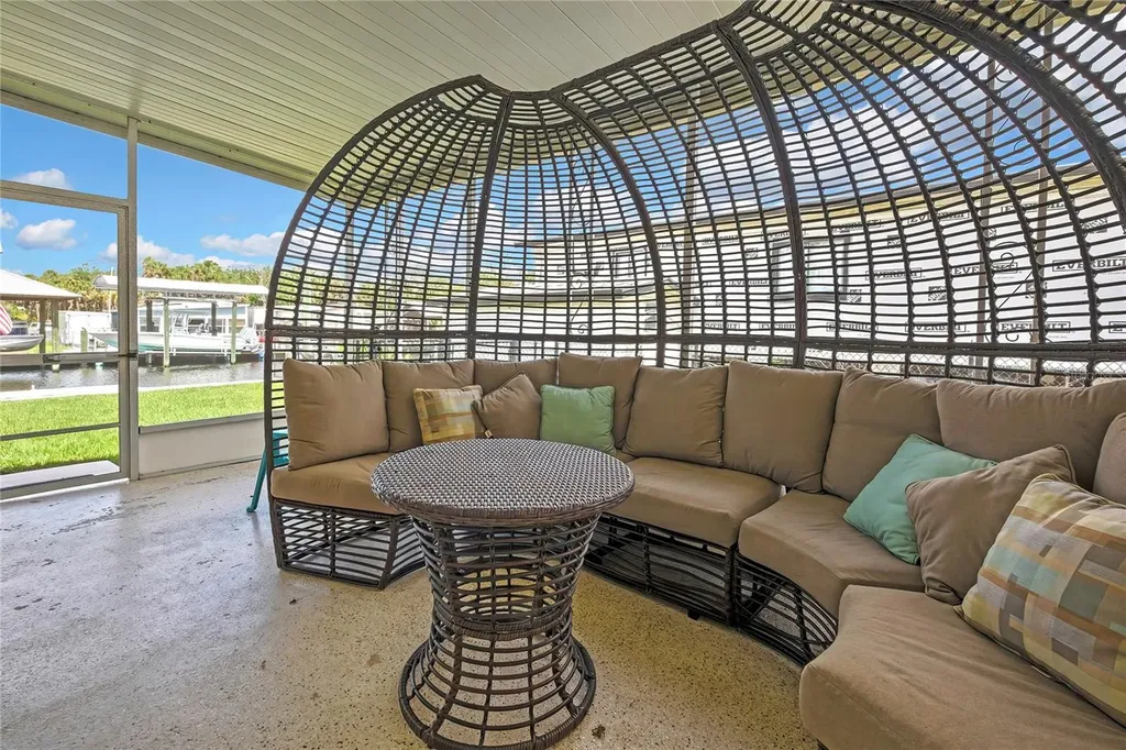 2630 N Comanche Point Crystal River FL 34429