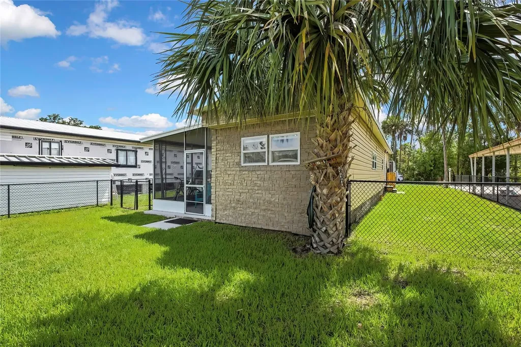 2630 N Comanche Point Crystal River FL 34429