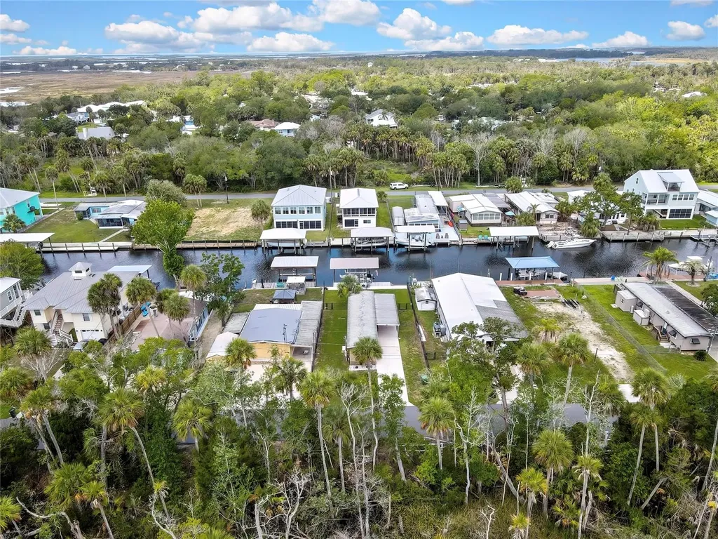 2630 N Comanche Point Crystal River FL 34429