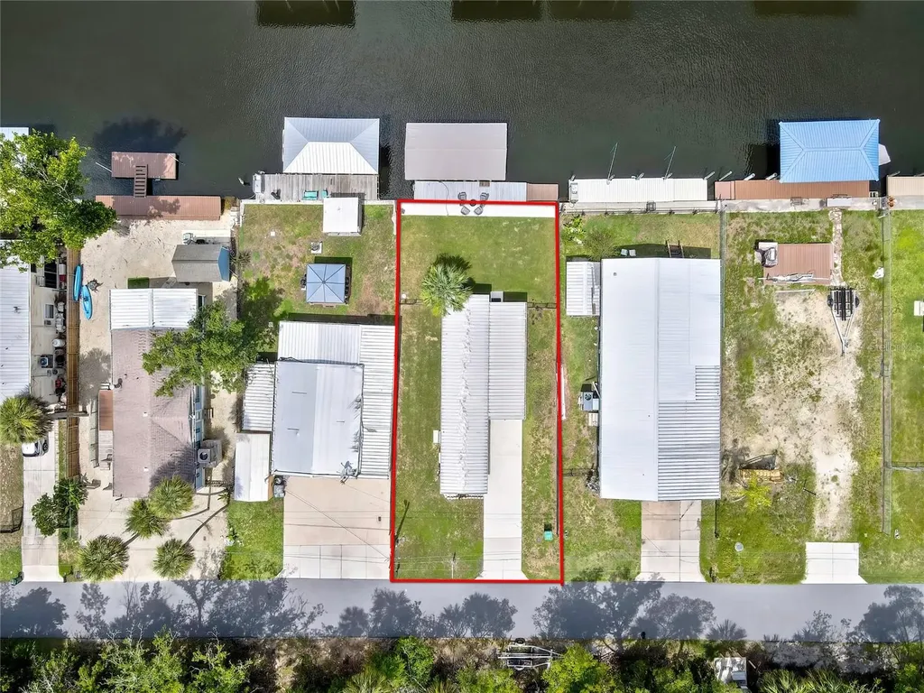 2630 N Comanche Point Crystal River FL 34429