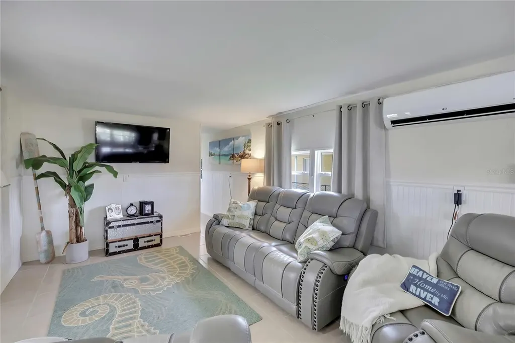 2630 N Comanche Point Crystal River FL 34429