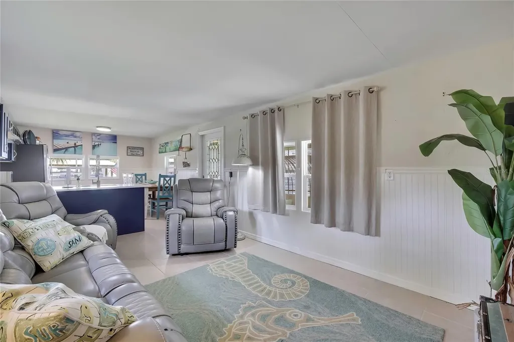 2630 N Comanche Point Crystal River FL 34429
