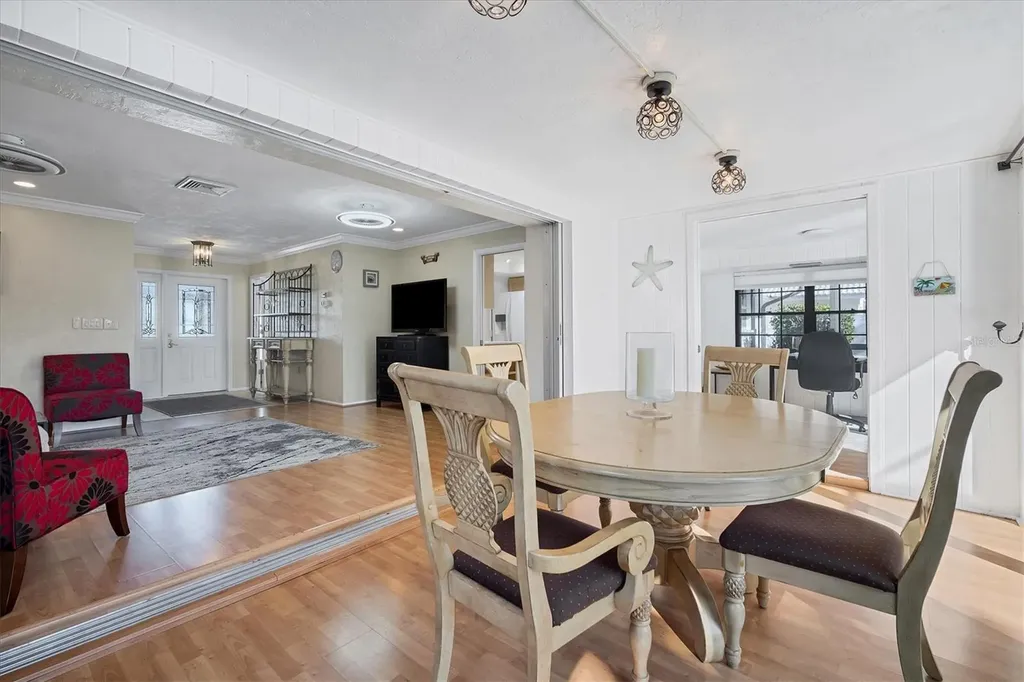 2926 Captiva Drive Sarasota FL 34231