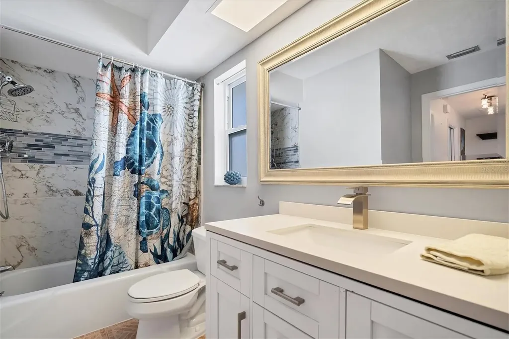 2926 Captiva Drive Sarasota FL 34231