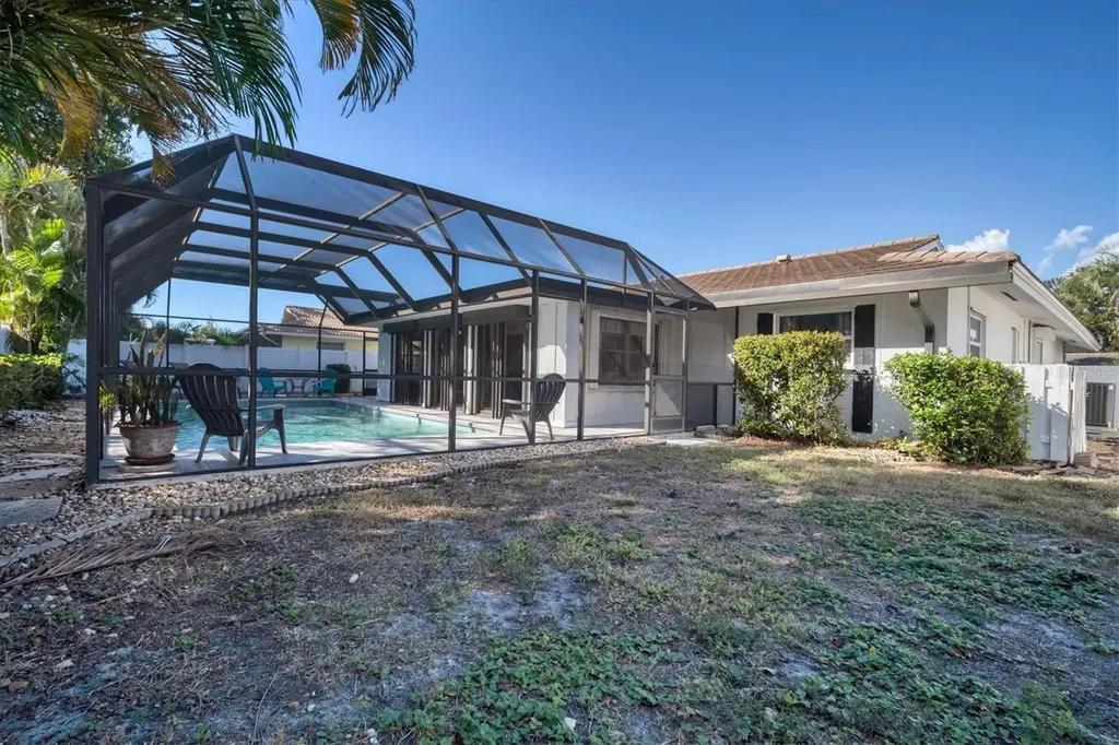2926 Captiva Drive Sarasota FL 34231