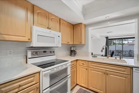 2926 Captiva Drive Sarasota FL 34231
