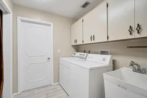 2926 Captiva Drive Sarasota FL 34231