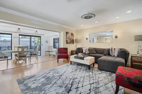 2926 Captiva Drive Sarasota FL 34231