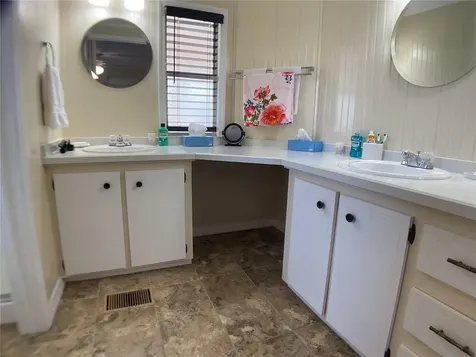 2100 Kings Highway Port Charlotte FL 33980
