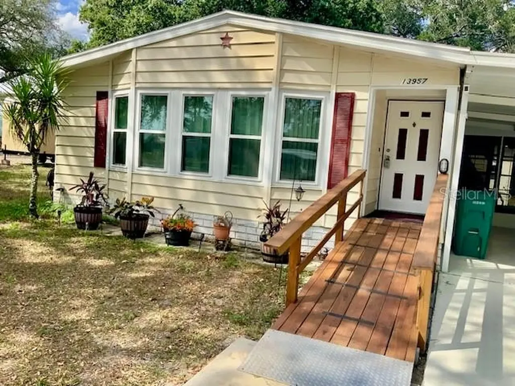 13957 County Road 109d Lady Lake FL 32159