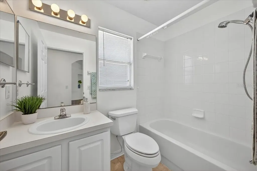 1033 Knightsbridge Circle Davenport FL 33896