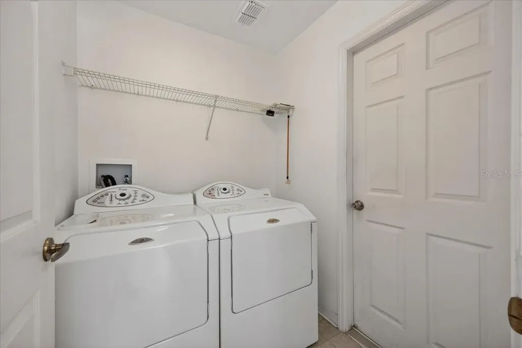 1033 Knightsbridge Circle Davenport FL 33896
