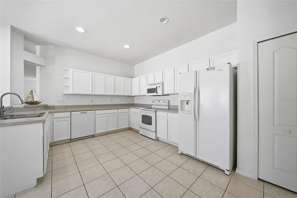 3343 Chapel Creek Circle Wesley Chapel FL 33544