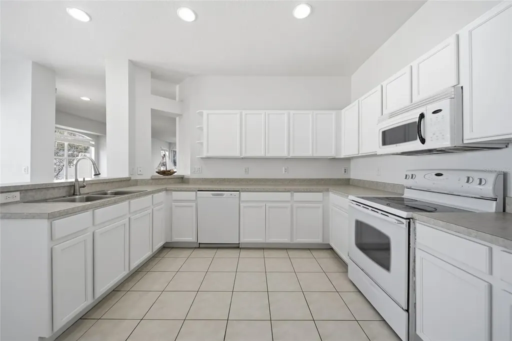 3343 Chapel Creek Circle Wesley Chapel FL 33544