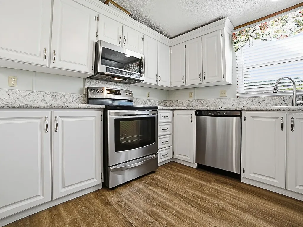 24814 Pine Hill Leesburg FL 34748