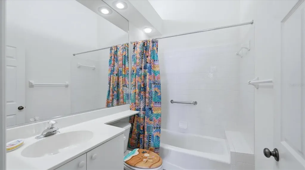 7706 Whitebridge Glen Bradenton FL 34201