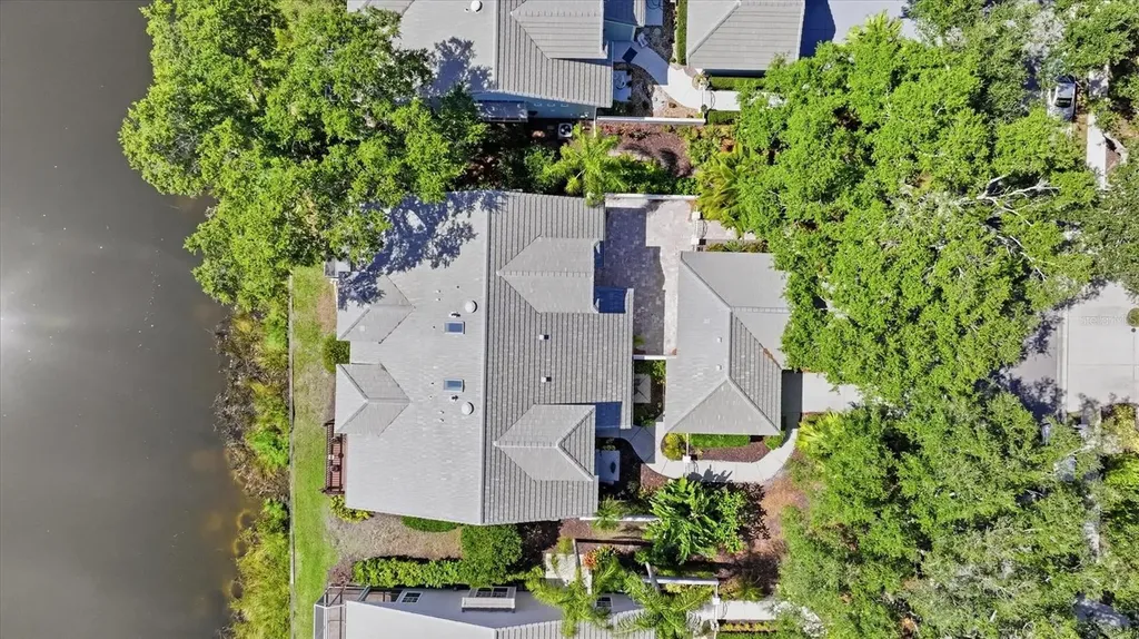 7706 Whitebridge Glen University Park FL 34201