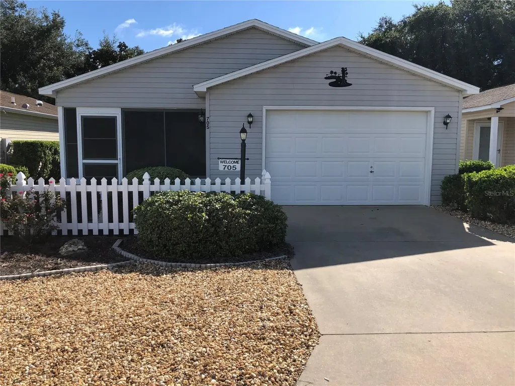 705 Villita Lane Lady Lake FL 32159