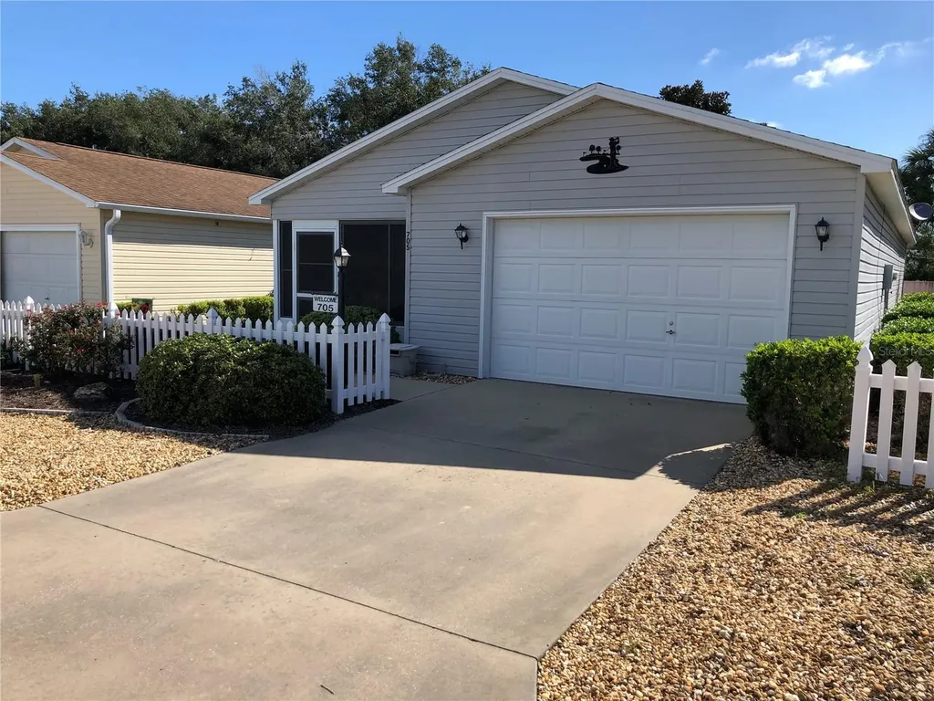 705 Villita Lane Lady Lake FL 32159