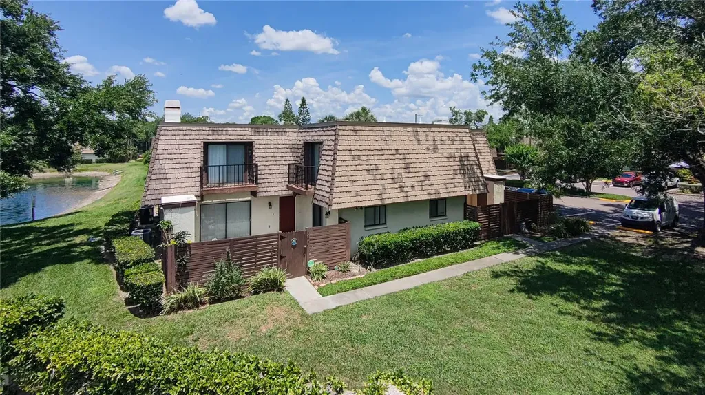 15206 W Pond Woods Drive Tampa FL 33618