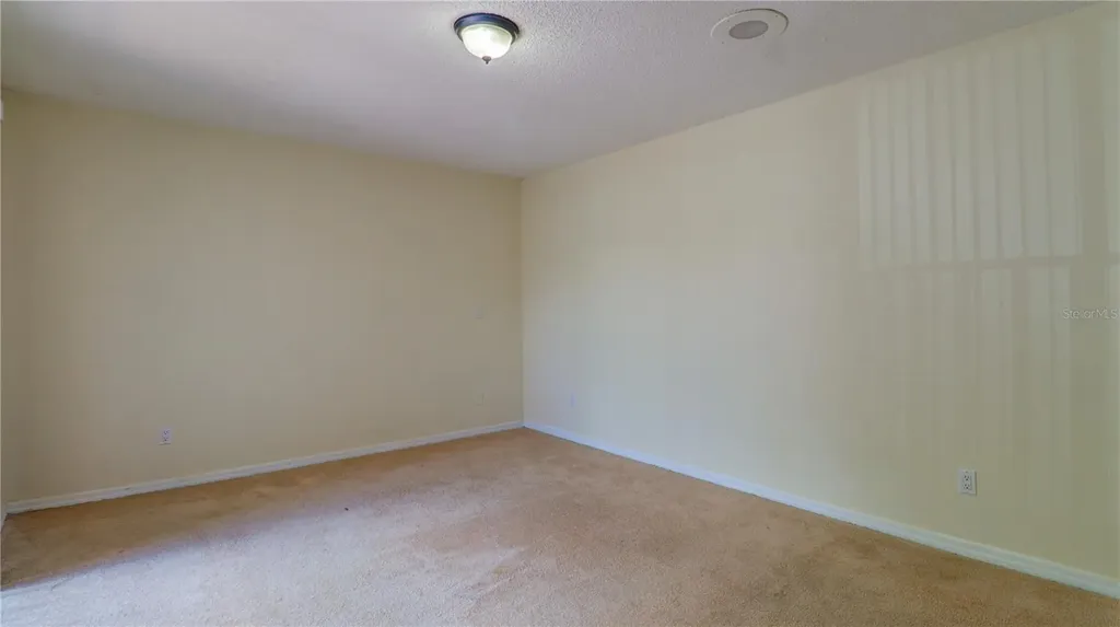 15206 W Pond Woods Drive Tampa FL 33618