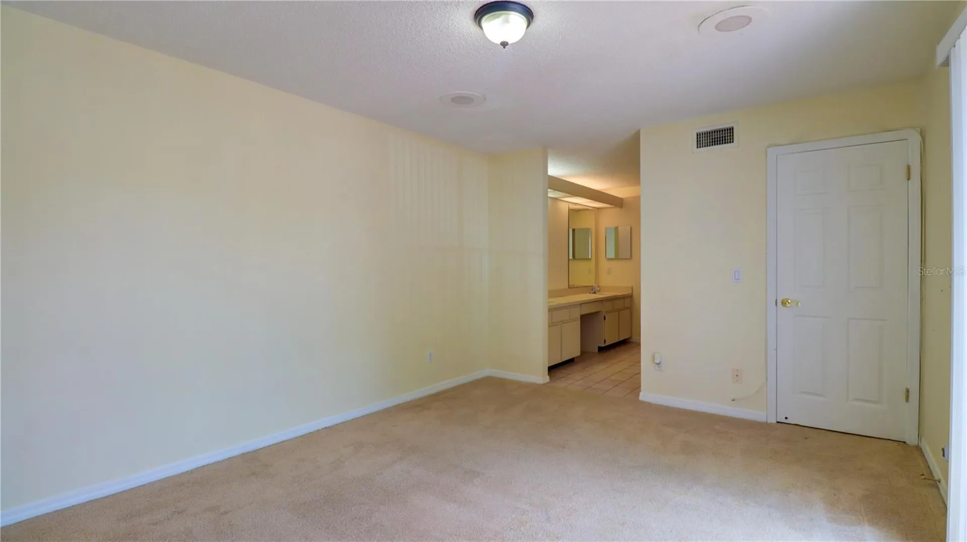 15206 W Pond Woods Drive Tampa FL 33618