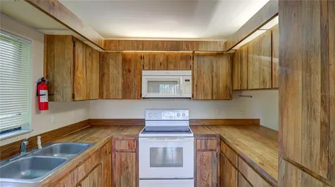 15206 W Pond Woods Drive Tampa FL 33618