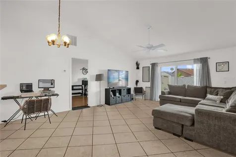 115 Coralwood Circle Kissimmee FL 34743