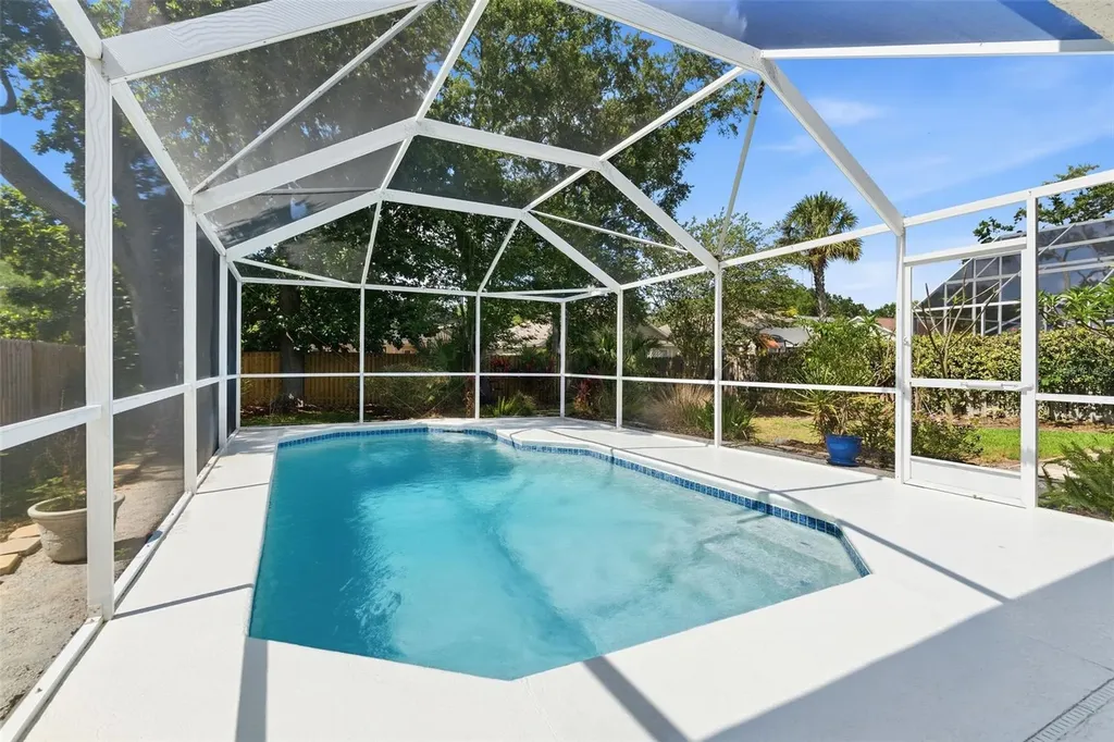 2468 Hidden Pines Lane Clearwater FL 33761