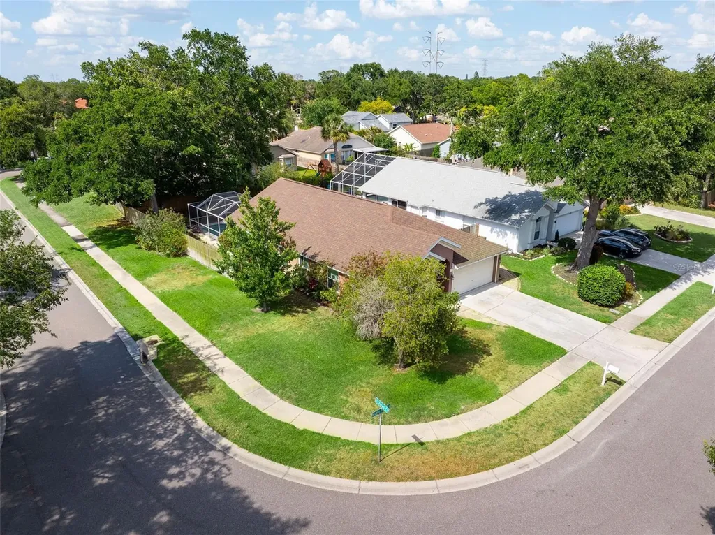 2468 Hidden Pines Lane Clearwater FL 33761