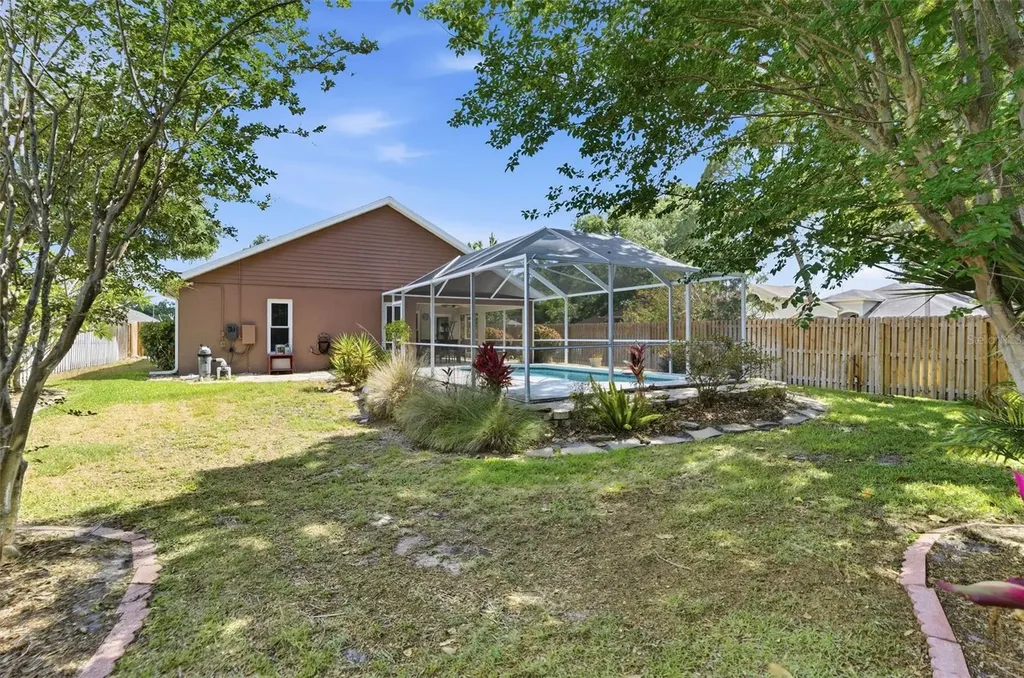 2468 Hidden Pines Lane Clearwater FL 33761